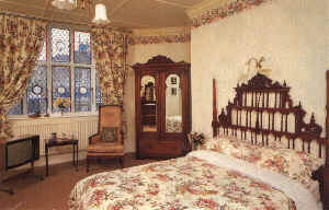 Old Red House - Bedroom